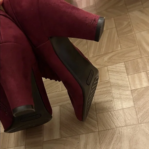 AEROSOLES Rich Red Heeled Shoes - Picture 5 of 6